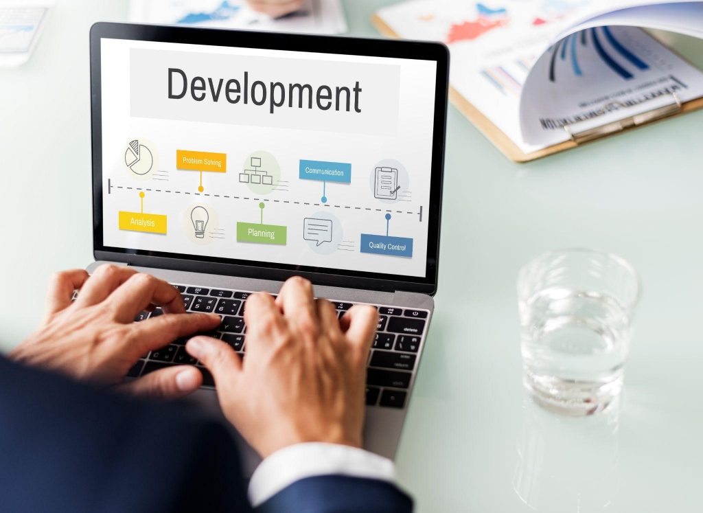 How to Choose the Right Custom Web App Development Services? 4 Web development